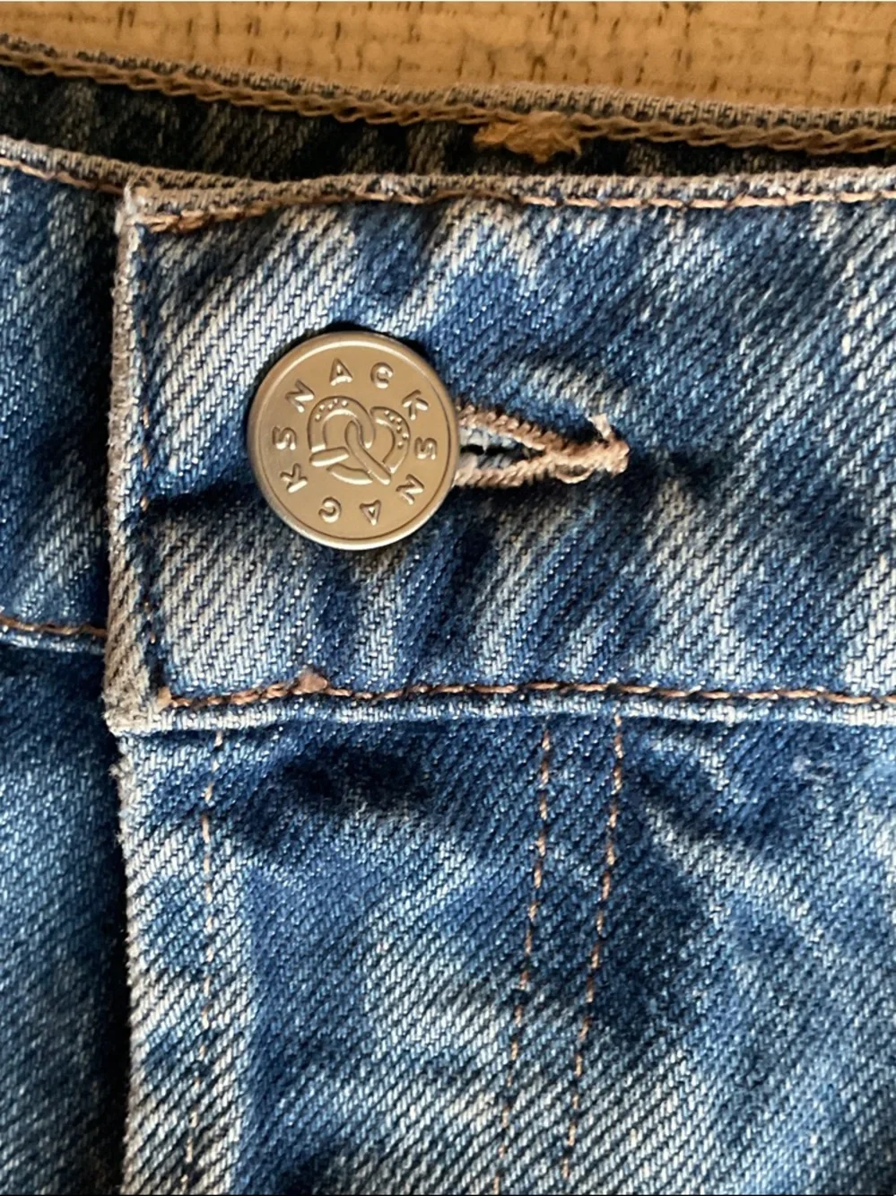 MOTHER  Snacks The Main Course Short Fray Chew Toy 30 NWT Style 4333-1321 - Picture 5 of 13